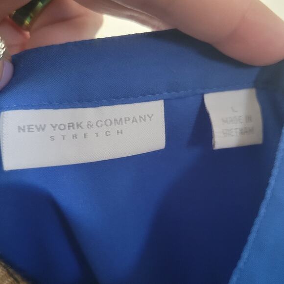 Large NY&Co royal blue blouse, pullover, sleeveless, tab shoulders, v-neck - Picture 3 of 3